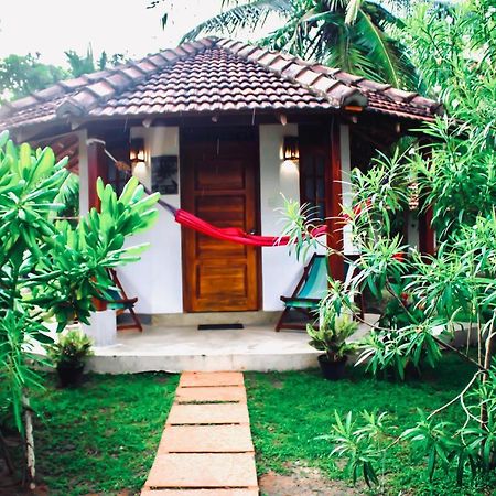 Star Light Cabanas & Restaurant Tangalle Exterior photo