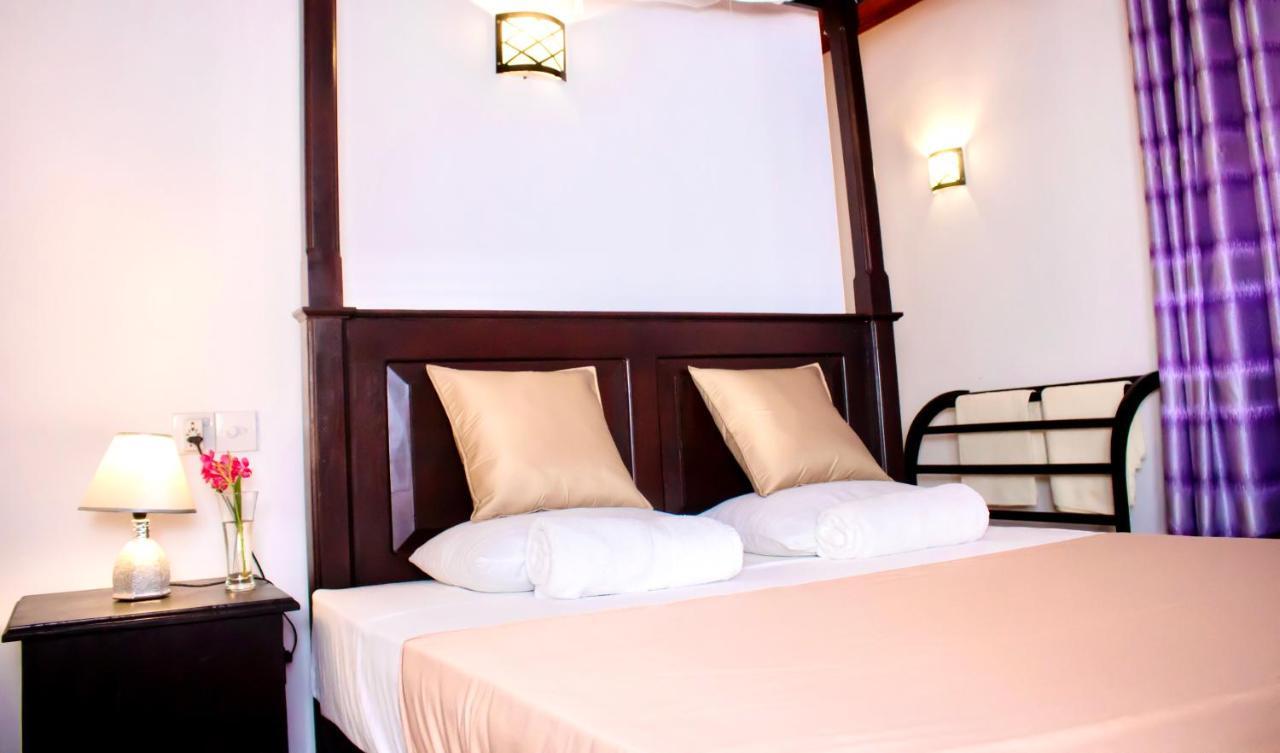 Star Light Cabanas & Restaurant Tangalle Exterior photo