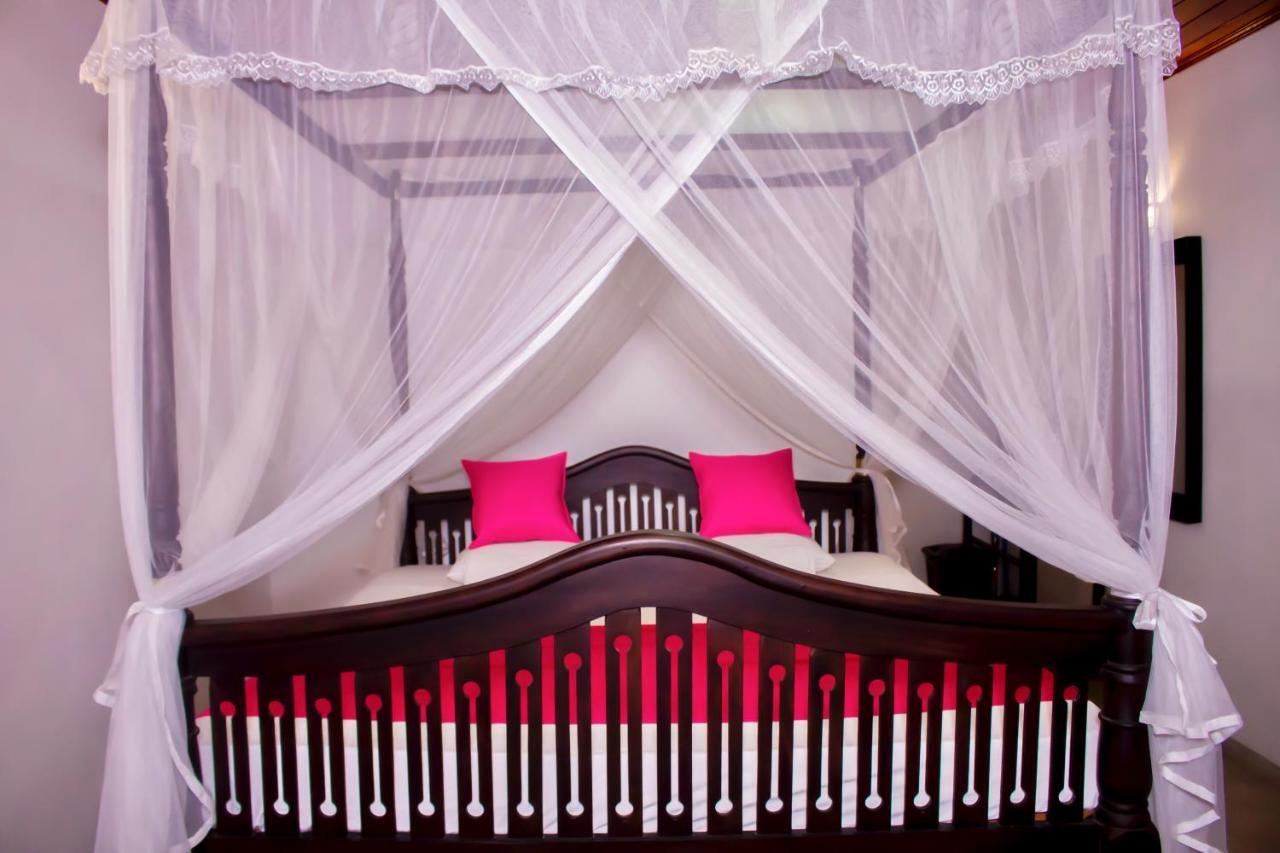 Star Light Cabanas & Restaurant Tangalle Exterior photo